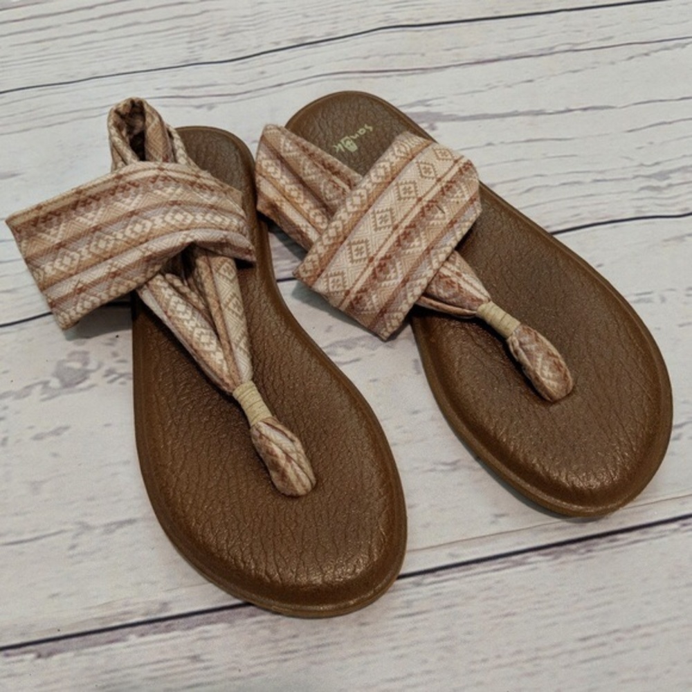 New Sanuk Size 7 Sandals